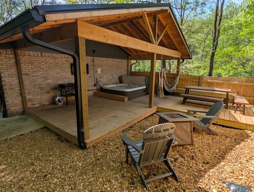 Hill City Hangout | Hot Tub | Movie Theater - Image 1