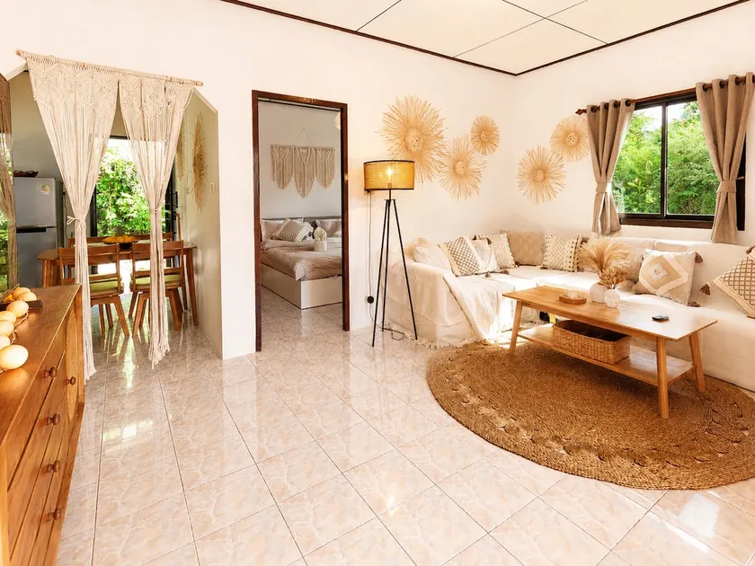 Amsterdam House - Hin Kong - Double King Bed - 4K SmartTV - Image 1
