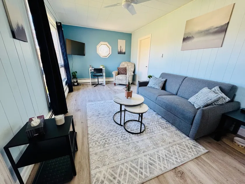 Two Bedroom Fully Serviced Home - Image 1