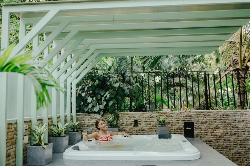 Bali Mansion 4BR |Pvt Pool & Jacuzzi Near Candolim - Image 1