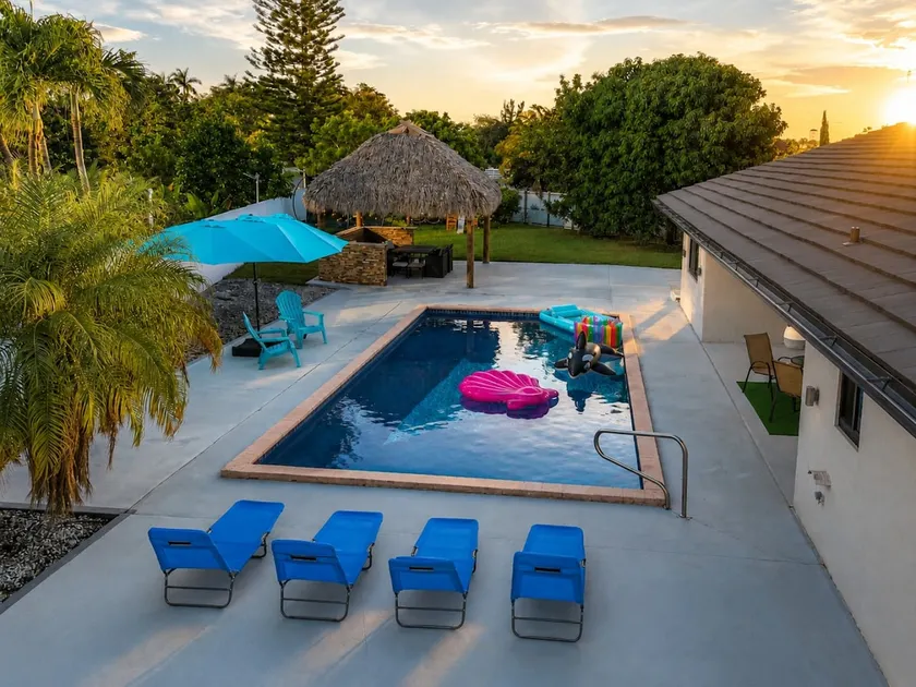 Private Miami retreat/Pool/Games & BBQ - Image 1