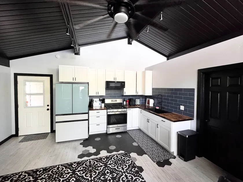 Modern Private 1BR Apt on Family Homestead • Kona - Image 1
