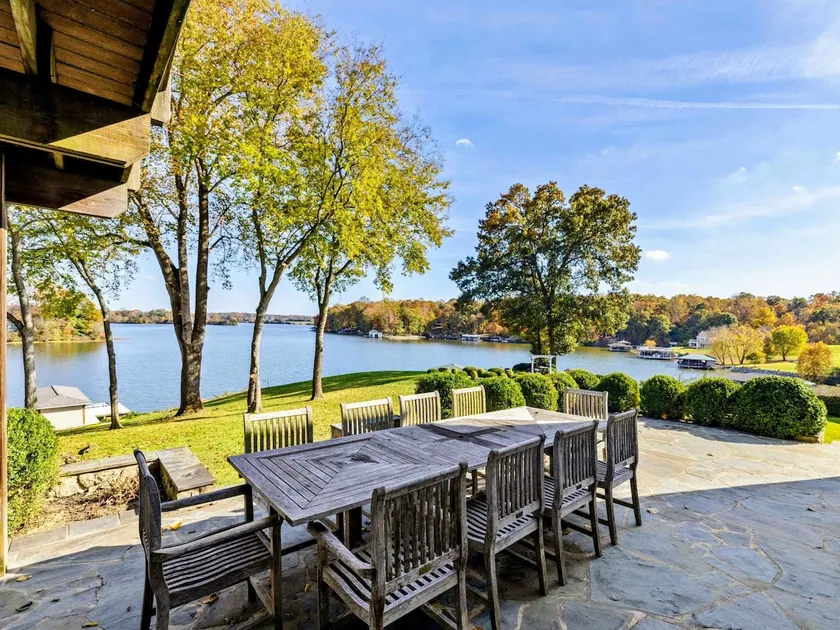 4BR Lakefront Lake Anna - Views, Boat Dock, Games - Image 1