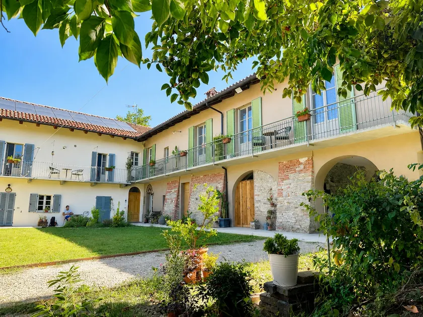 Cascina Piandamiane|Dimore di Langa – Elvira Suite - Image 1