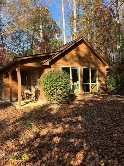 Charming 2-bedroom cabin in Winston-Salem - Image 1