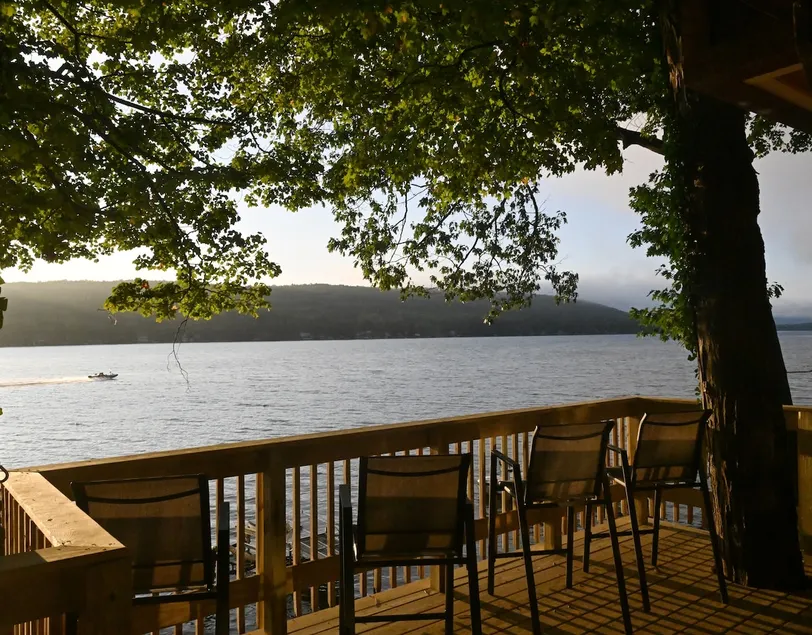 Sun-Soaked Lakefront | Nordic Sauna & Wine Country - Image 1