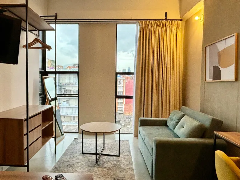 Cool loft with gym and terrace - Image 1