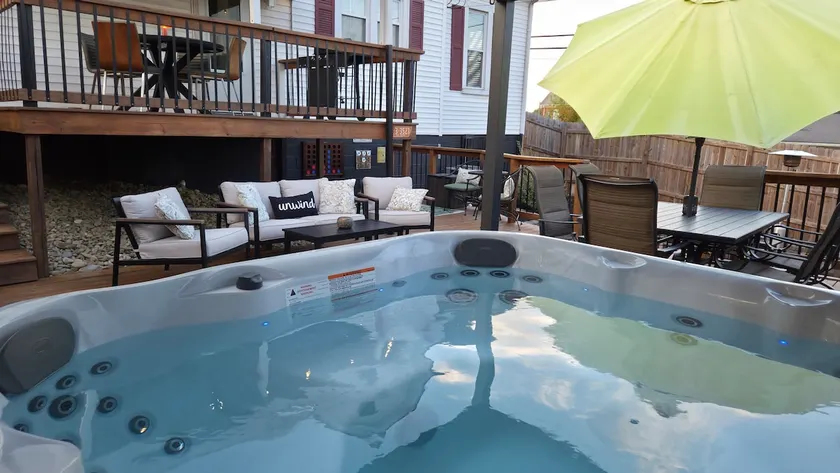 State Street Retreat w Hot Tub, Firepit, Dogs OK - Image 1