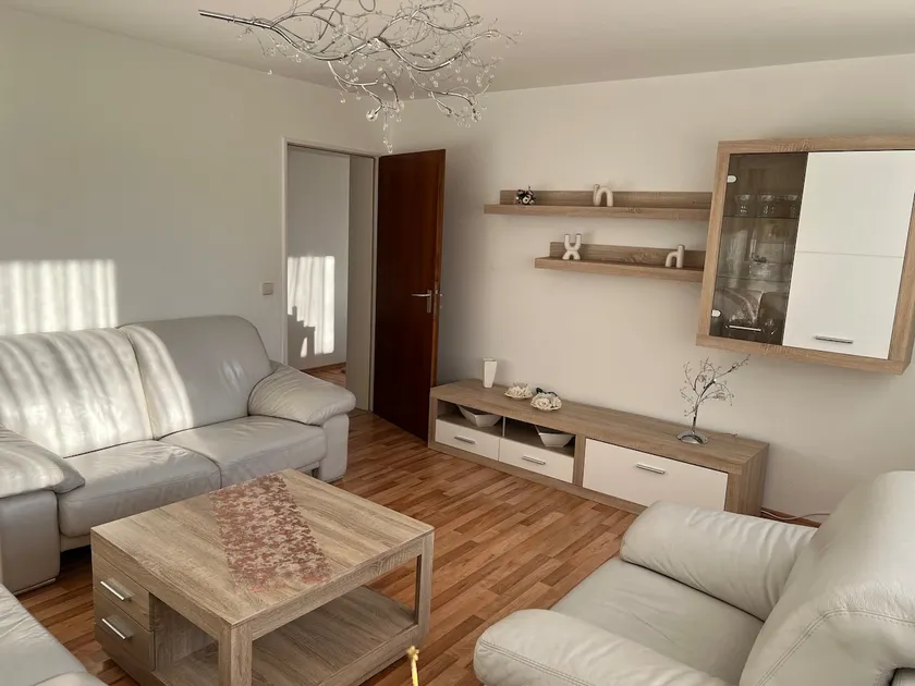 Bright apartment close to the center - Image 1