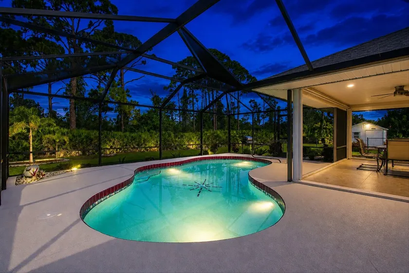 Cozy Pool Home with Lanai, AC & Laundry - Image 1