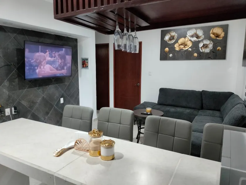 Elegant, new and quiet near the beach - Image 1