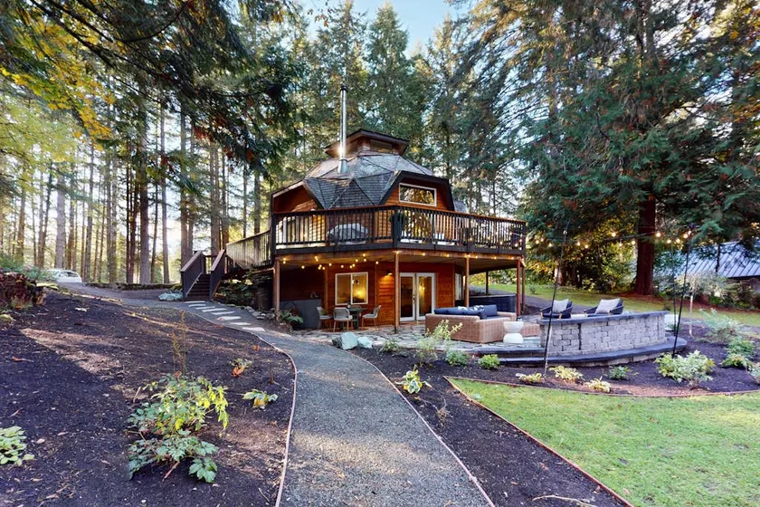 1 BR with loft, hot tub, & sauna - Image 1