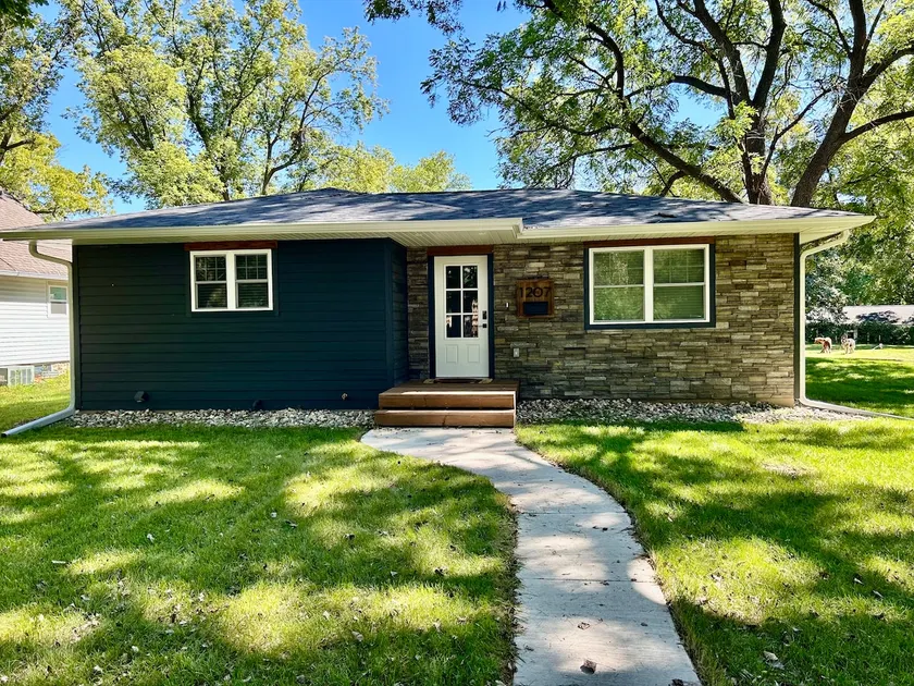 Spirit Lake Home - Image 1