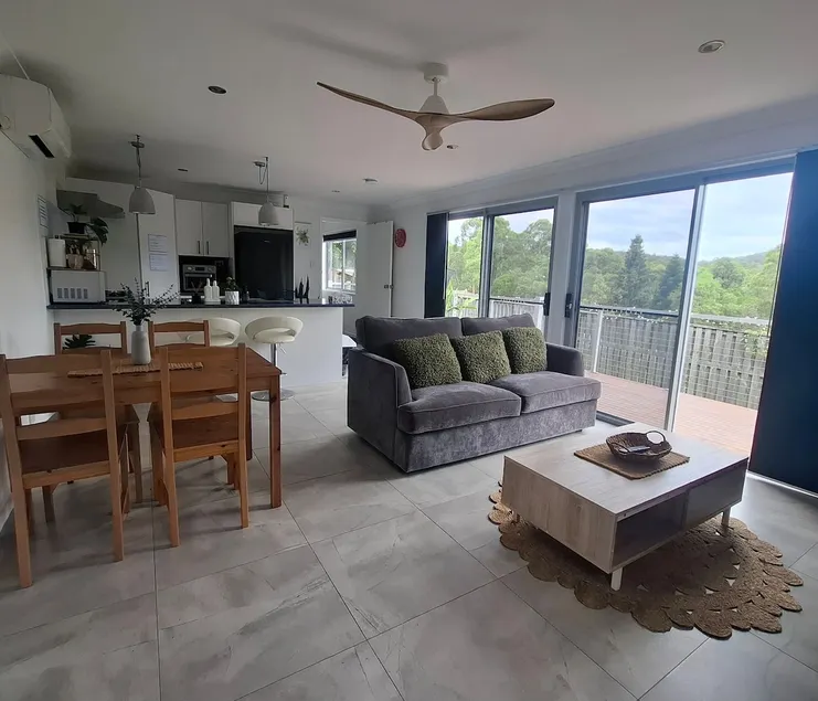Entire Granny Flat in Pacific Pines - Image 1