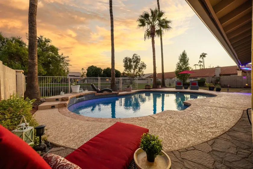 Lakefront 3BR Heated Pool | Arrowhead Golf Retreat - Image 1