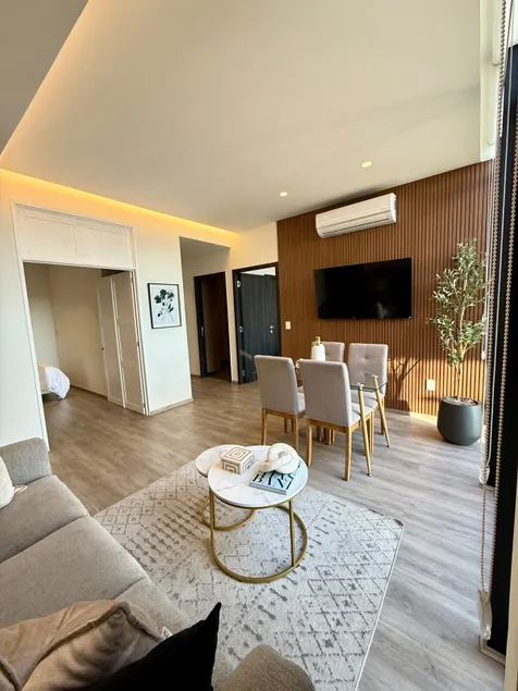 Luxury Roof Top Penthouse in the Golden Zone - Image 1