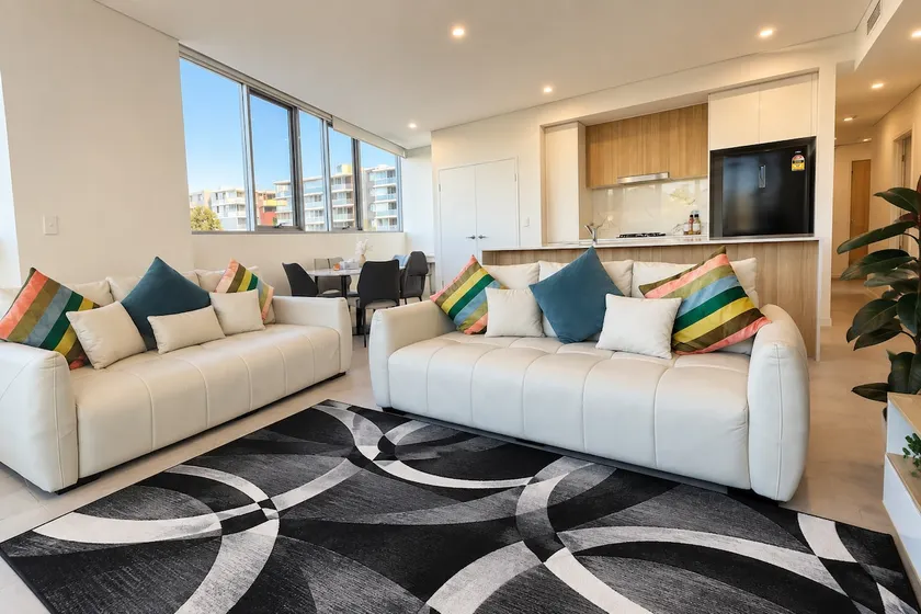 Stylish Apt Free Parking, Pet-Friendly 2 Min Train - Image 1