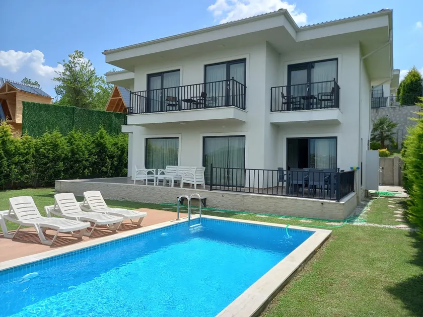 Sapanca Magnificent Lake View - Image 1
