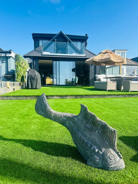 Aqua Blu Luxury Beach House Rental Pevensey Bay - Image 1