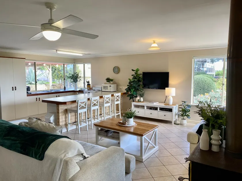Internet, Smart TV & Ocean Views! - Image 1