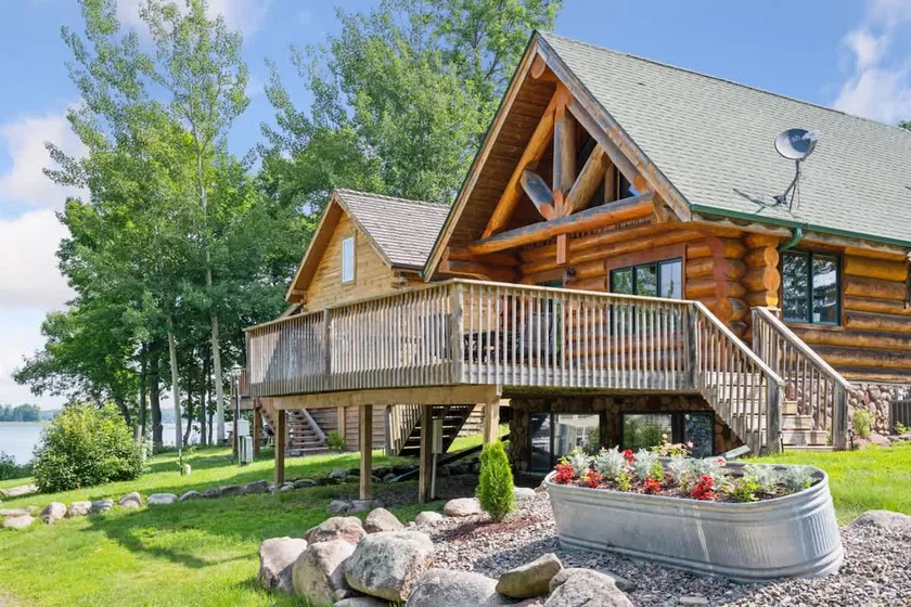 Boat Parking | Grand Deck | Cozy Vibes - Image 1