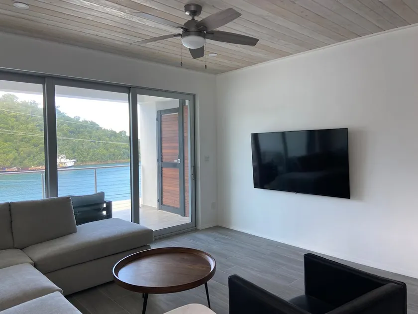 Edgewater Modern 2bd/2ba-Villas, king Beds - Image 1