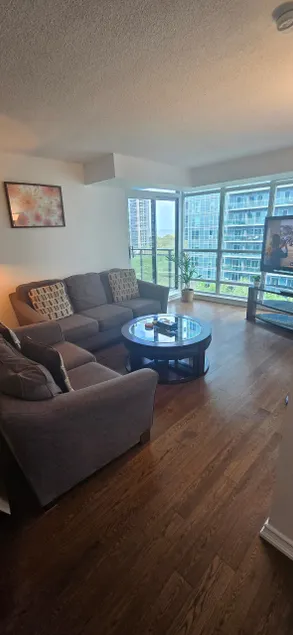 FIFA Stay, Lakeview Condo with Pool & Free Parking - Image 1