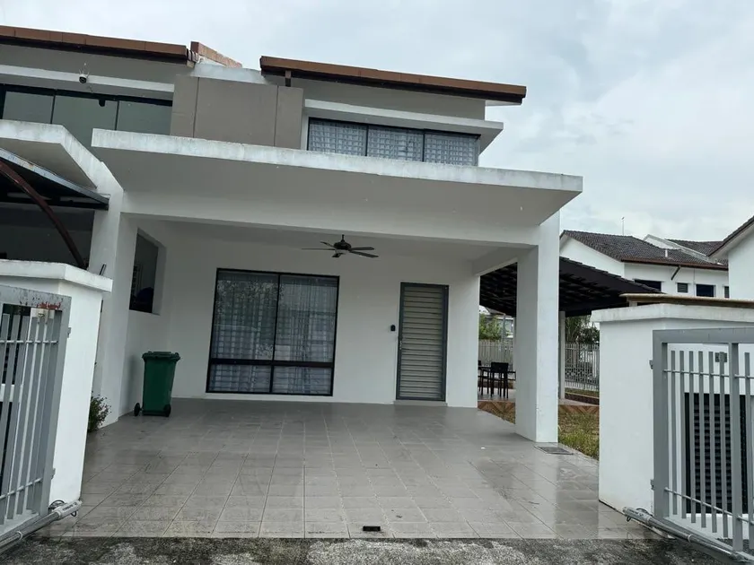 Sungai Long Guesthouse - Image 1