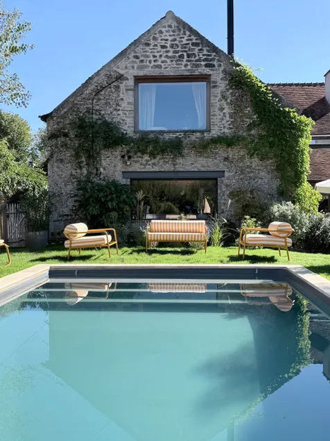 Beautiful family cottage for 10 with pool - Image 1