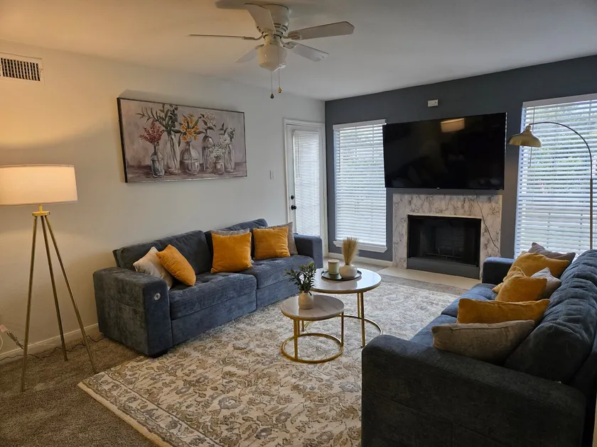 Modern 2BR/2BA | Gated Parking | Long Stays - Image 1