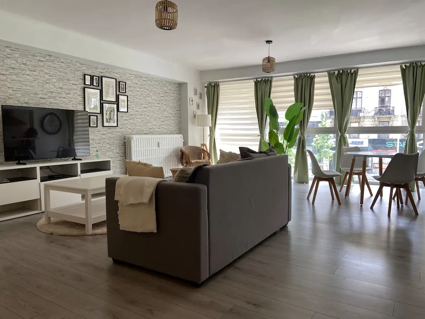 bright designer loft - Image 1