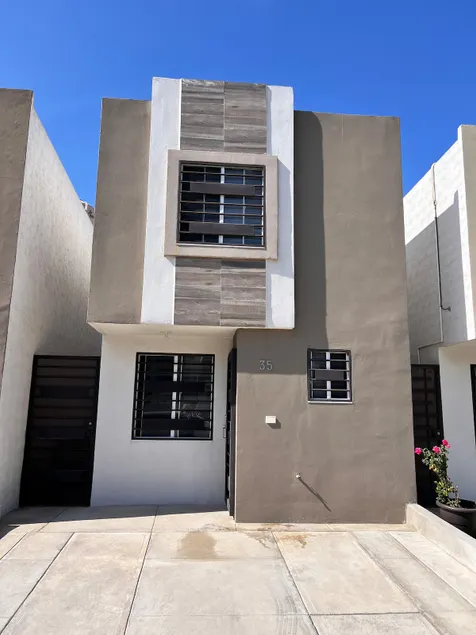 Casa Cataluña - Image 1