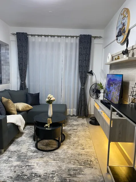 Cozy, city view condo, Gym + Elevator - Image 1