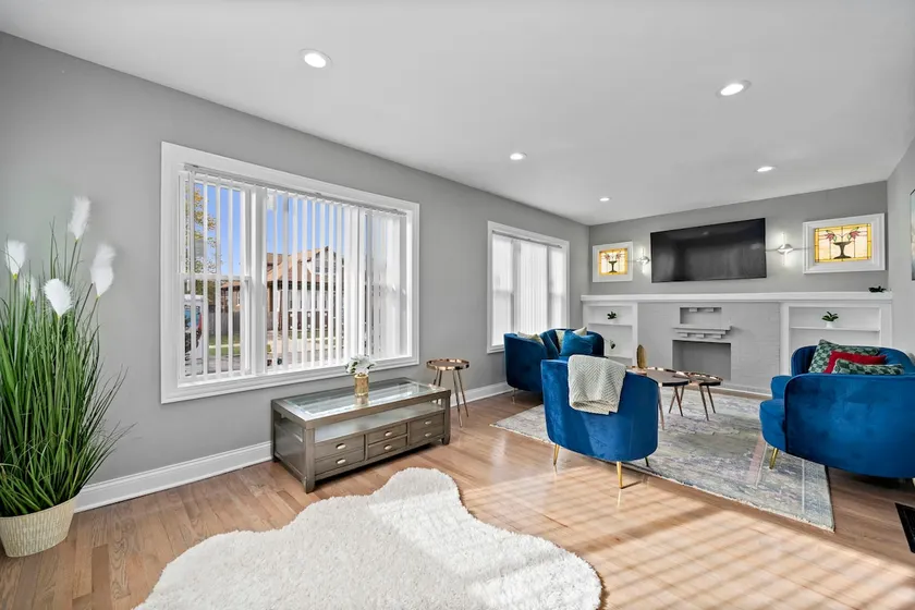 Spacious 5BR Near UChicago Medicine Long Stays - Image 1