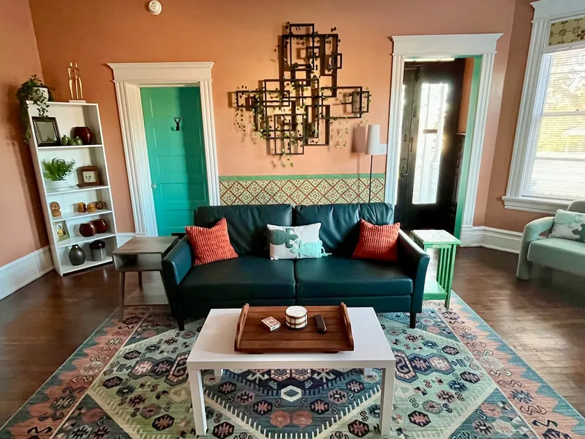Spanish Tile Loft at Pearl Manor - Image 1