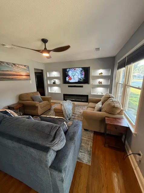 ”Misty Blue”-Newly Renovated home just for you! - Image 1