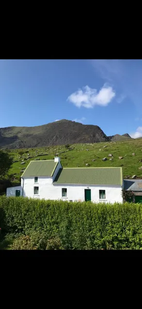Loch Cruite Cottage - Image 1