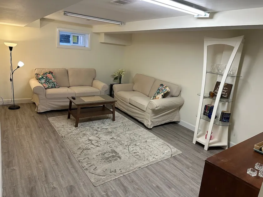 Cozy entire basement apartment - Image 1