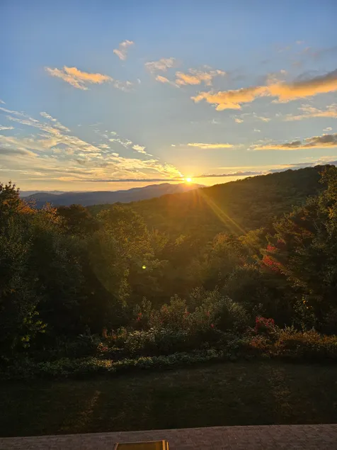 Cozy Condo w/ Mtn. Views, Fireplace, Pool, Hot Tub - Image 1