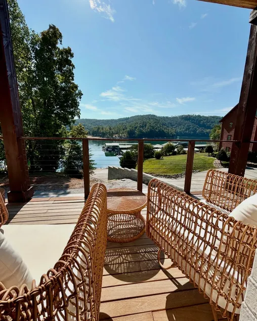 Luxury house -Twin Cove - Gentle Slope & Prv Dock - Image 1