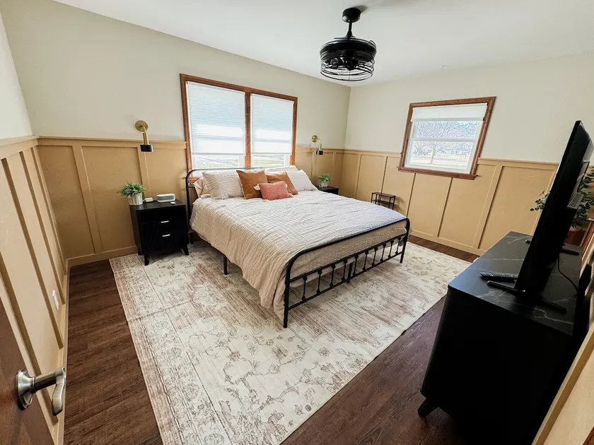 Newly Renovated Home-Comfort in Quiet Shipshewana - Image 1