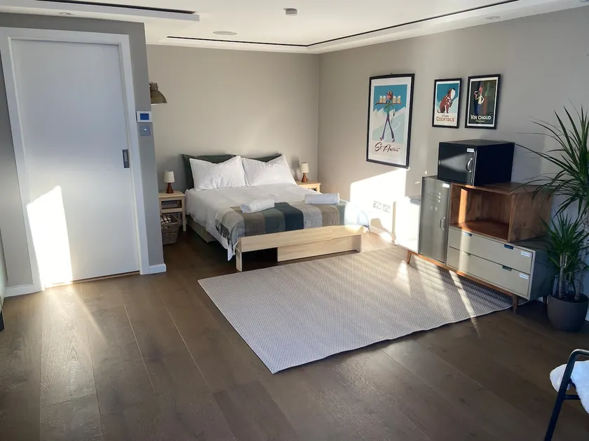 Self Contained Guest Room - Image 1
