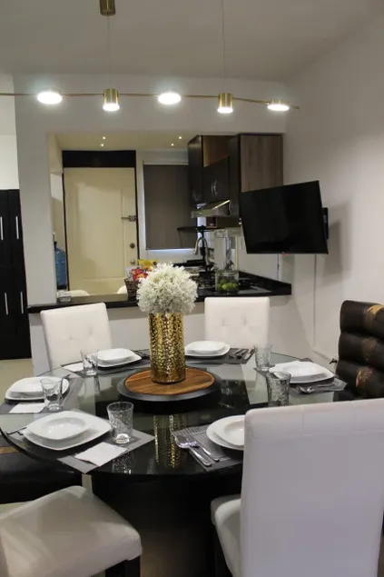 Full VIP House - Image 1
