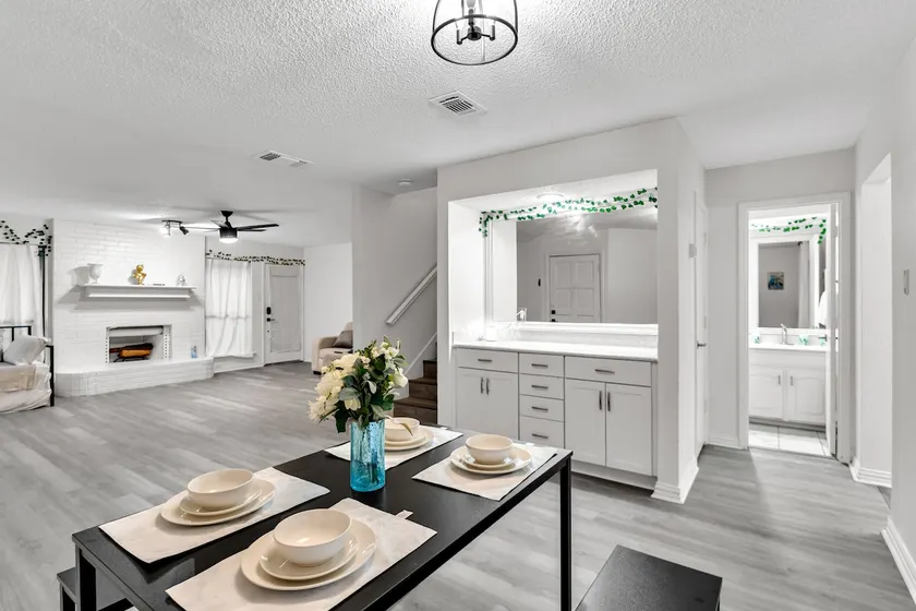 2 Bedroom House in DFW center! - Image 1