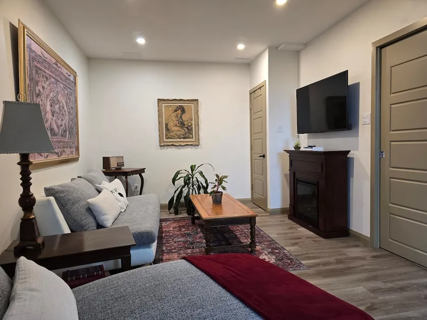 The Creek Suite - Image 1