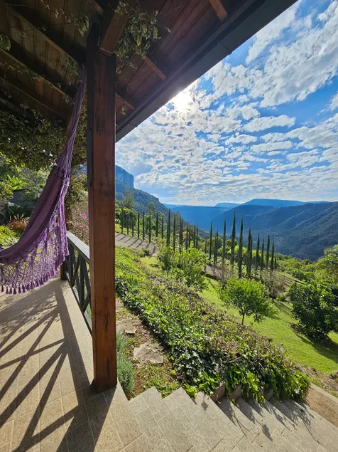 Lavender Hill Home – Exclusive Property with Incredible View - Image 1