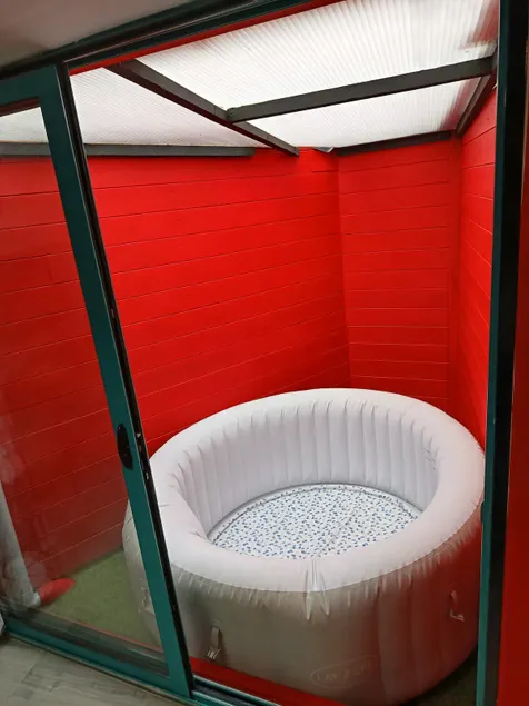 Studio Eden Jacuzzi - Image 1
