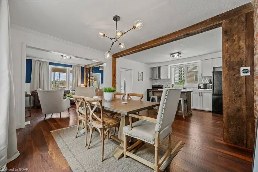 4Bedroom House+Parking+Kitchener DT+ near Ski club - Image 1