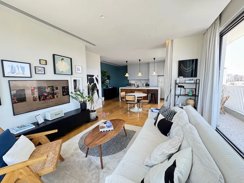 WealthyStays Downtown Penthouse - Image 1