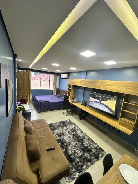 Modern and Comfortable Loft - Image 1